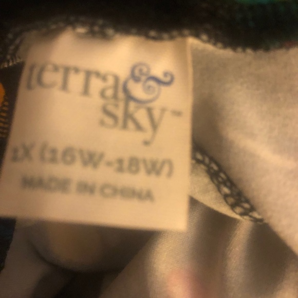 Terra and Sky Women’s Plus Size String Lights Leggings Size 1X (16W-18W) NEW - Picture 8 of 10